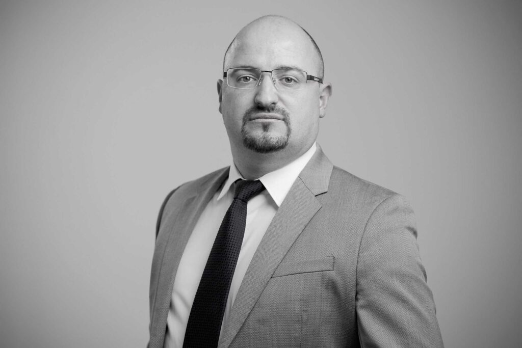 Gregor Kaufmann - Management Gregor Kaufmann - Management