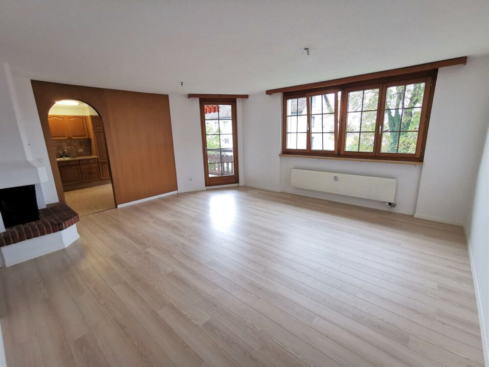 Abierto e inundado de luz