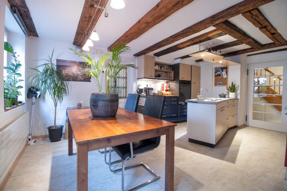 Вам нравится болтать во время готовки?