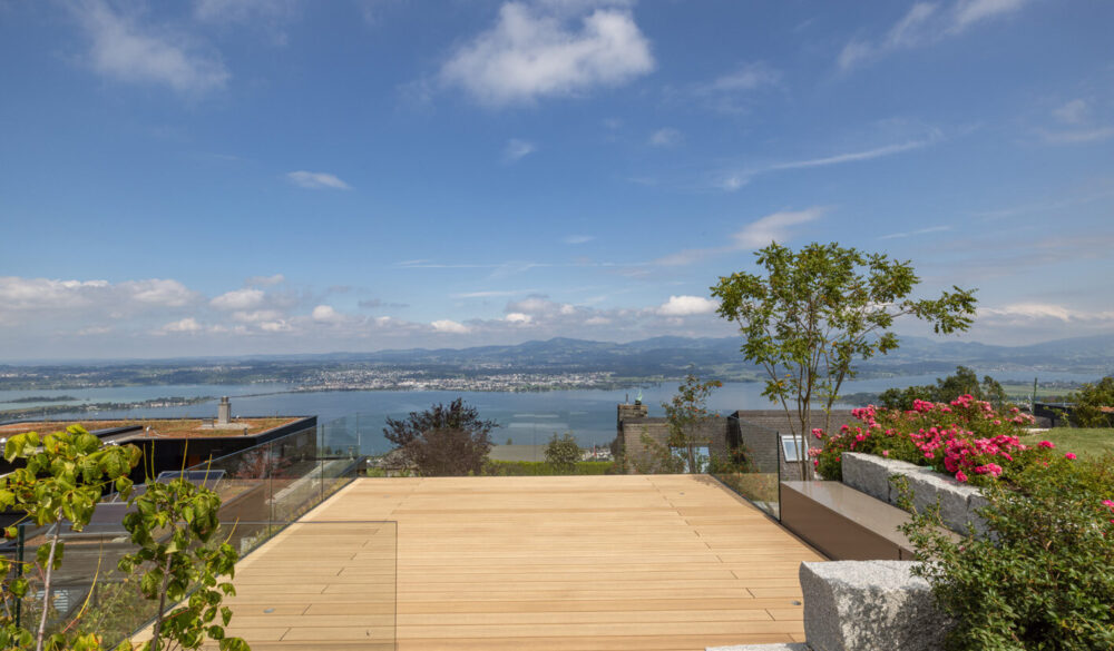 Elegant hideaway with panoramic views of Lake Zurich