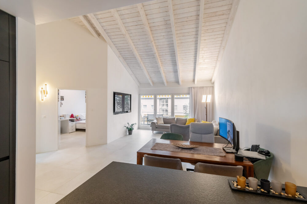 A bijou with generous room height