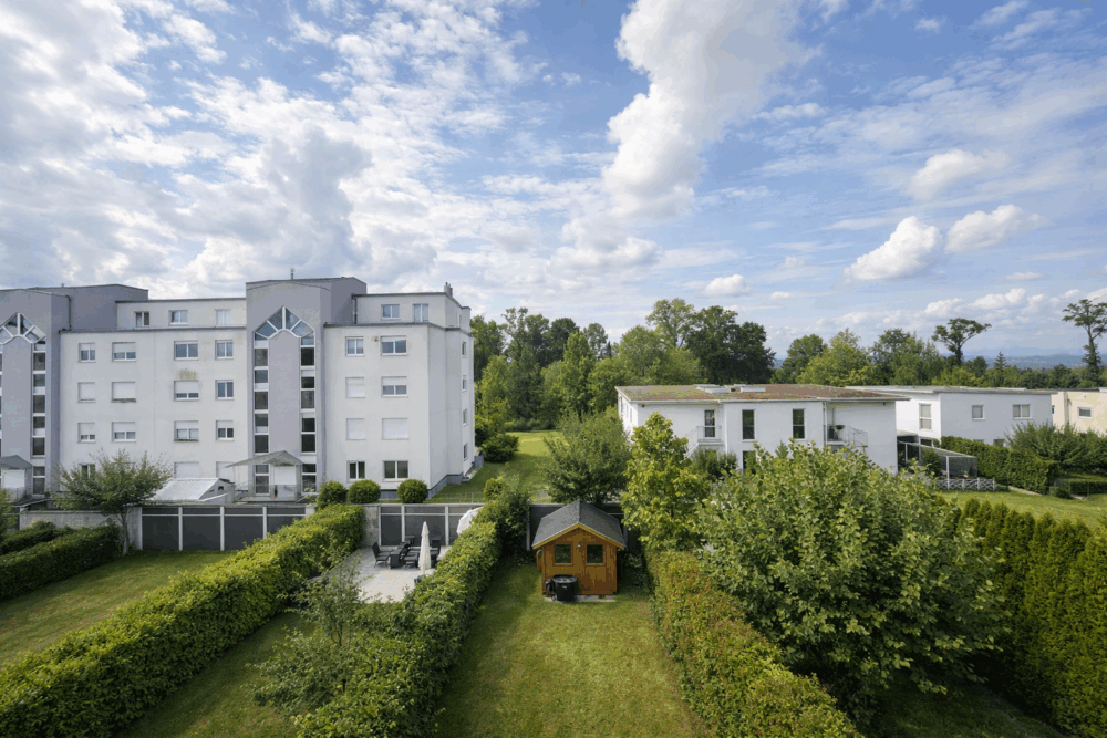 View on, everyday life off