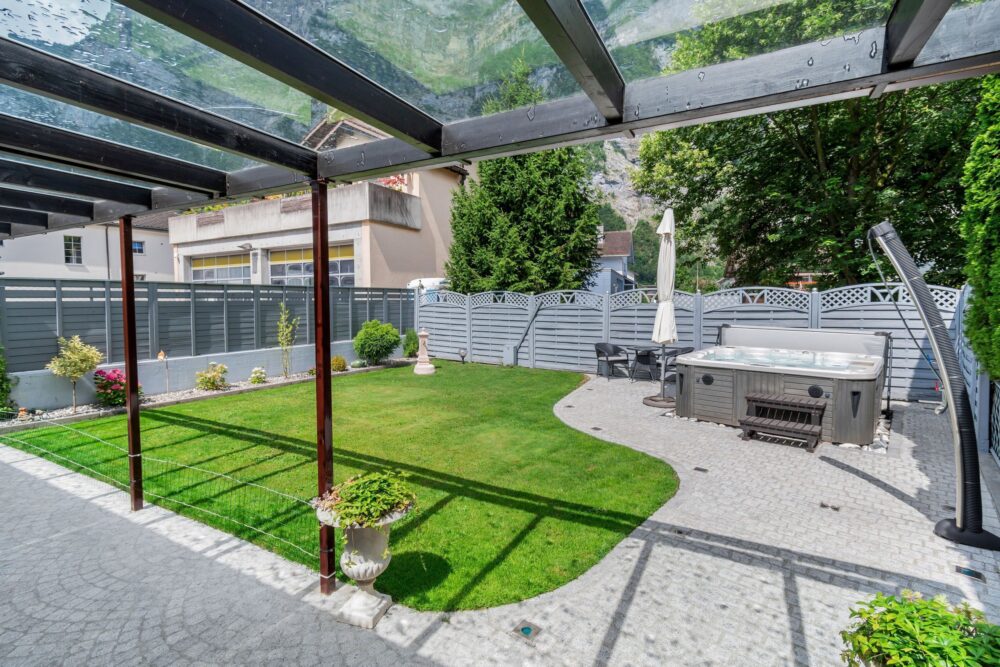 Grosses Einfamilienhaus mit Garten inkl. Einliegerwohnung