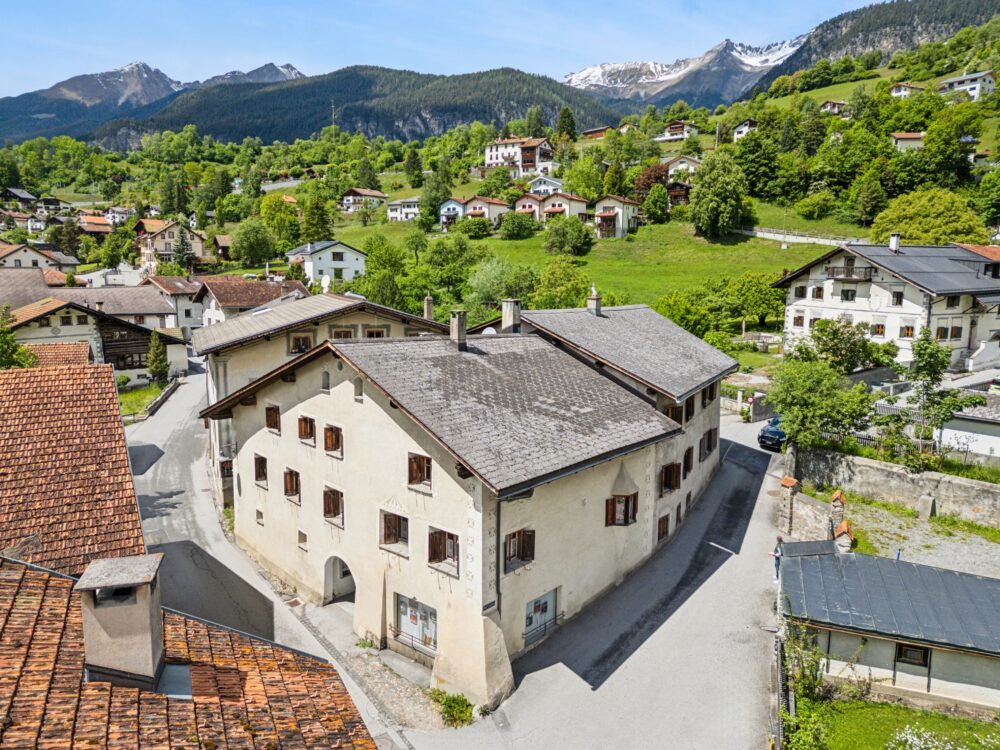 Engadine apartment building in Filisur